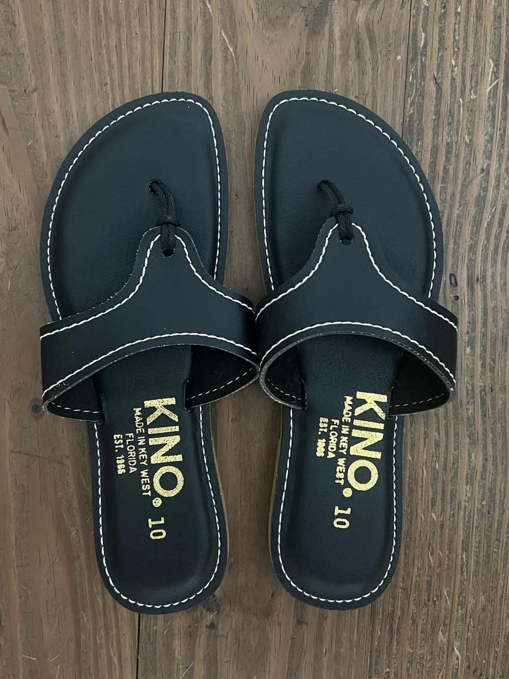 Kino Black Leather Thong Sandals
